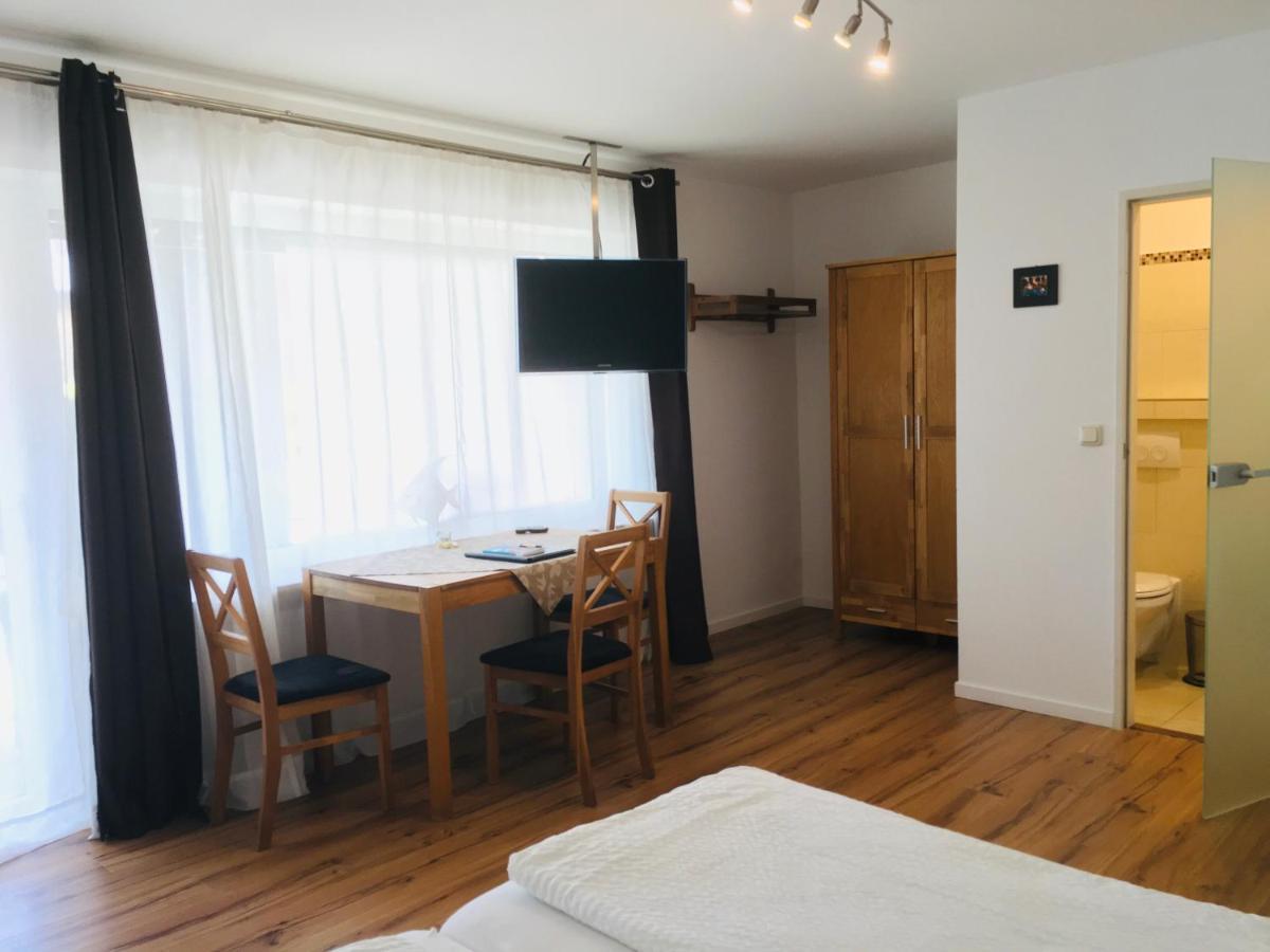 Gaestehaus Sommertal Mit Pool Im Garten, Eigener Parkplatz, 800M Zum Bodensee, 300M Zur Altstadt Meersburg Kültér fotó