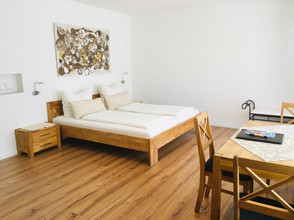 Gaestehaus Sommertal Mit Pool Im Garten, Eigener Parkplatz, 800M Zum Bodensee, 300M Zur Altstadt Meersburg Kültér fotó