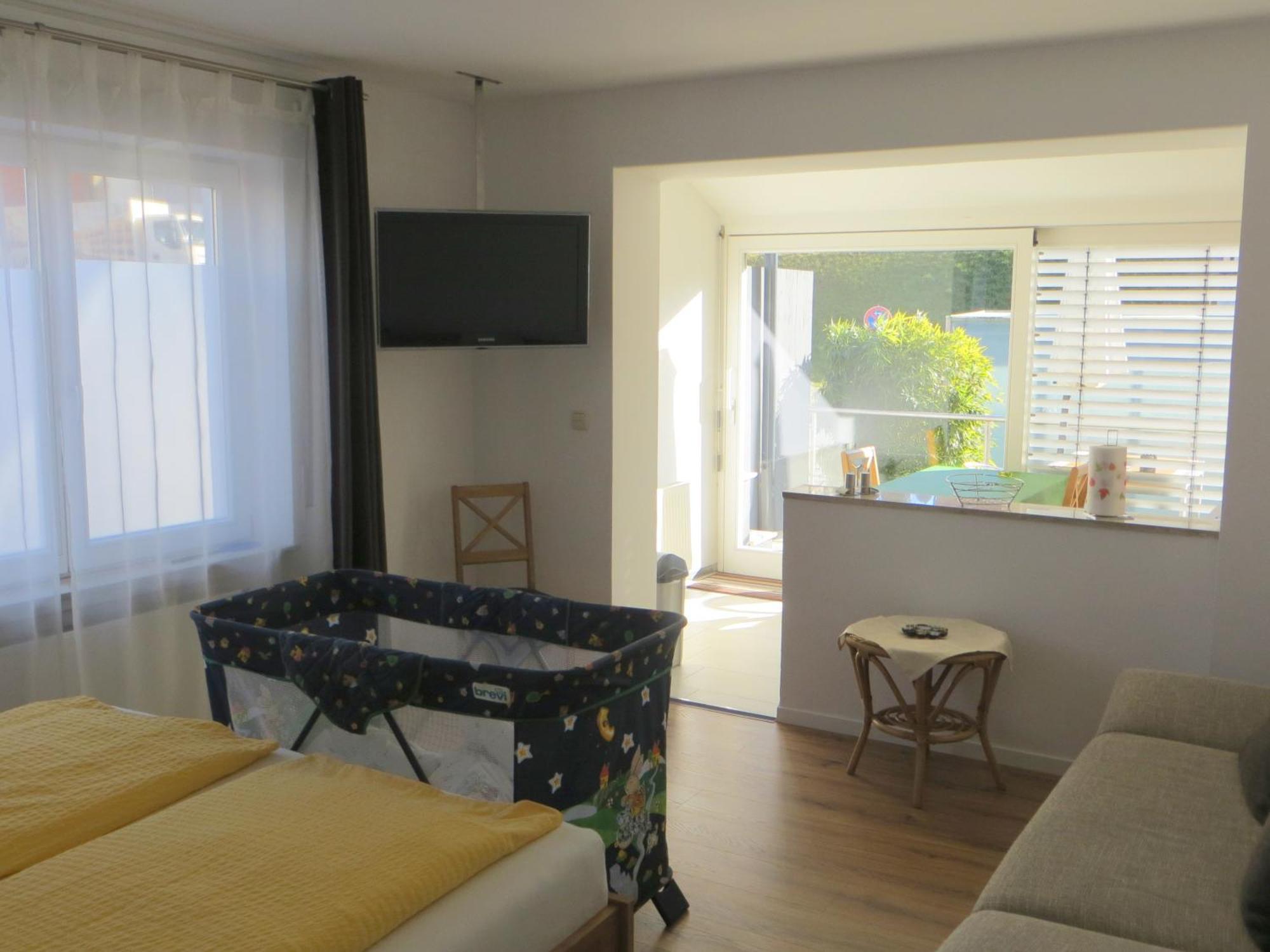 Gaestehaus Sommertal Mit Pool Im Garten, Eigener Parkplatz, 800M Zum Bodensee, 300M Zur Altstadt Meersburg Szoba fotó