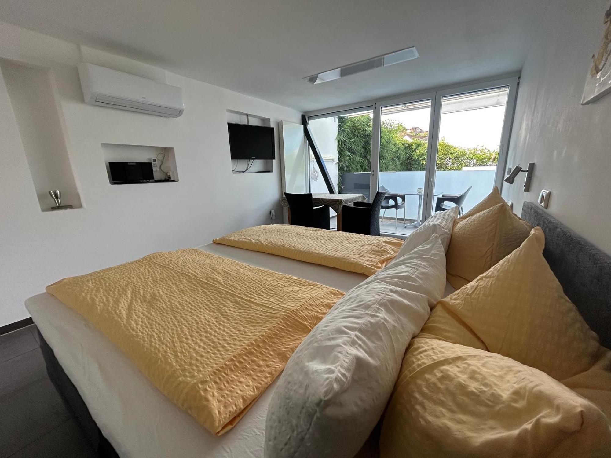 Gaestehaus Sommertal Mit Pool Im Garten, Eigener Parkplatz, 800M Zum Bodensee, 300M Zur Altstadt Meersburg Kültér fotó